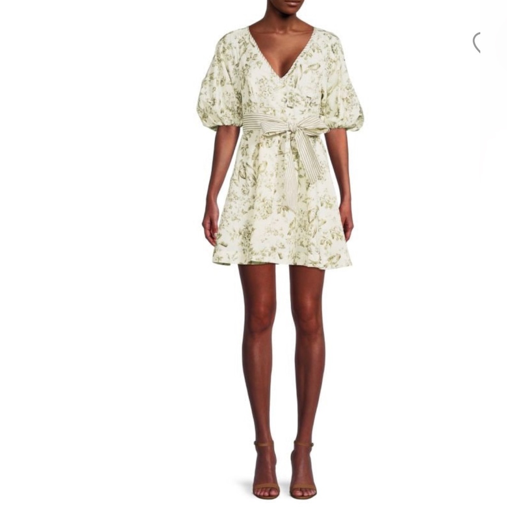“Caara” Mika Floral Puff Sleeve Mini Dress new with tags size small